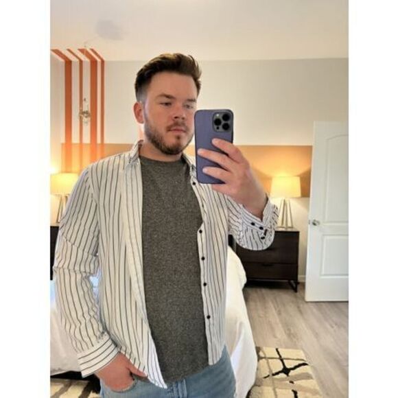 Mens White Black Vertical Stripe Long Sleeve Button Up Shirt Fits Like Medium - Picture 1 of 6